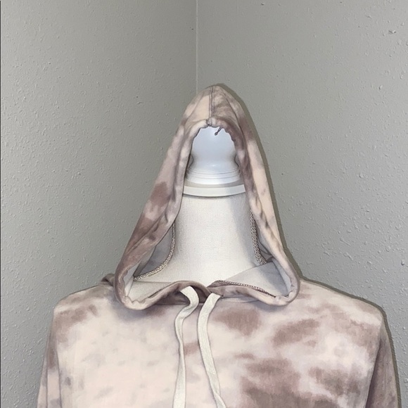 SUPER soft long sleeved crop top hoodie - Picture 4 of 5